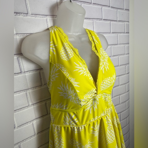 Torrid Pineapple Print Swimdress - Size 2 Plus size
( 2X Size) - Picture 3 of 12